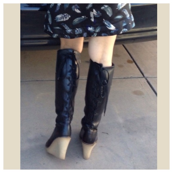 Shoes - JUICE COUTURE STUNNING BLACK LEATHER BOOTS SIZE 6