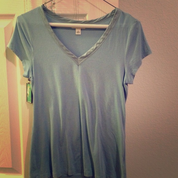Banana Republic ribbon-neck tee, size S 👚