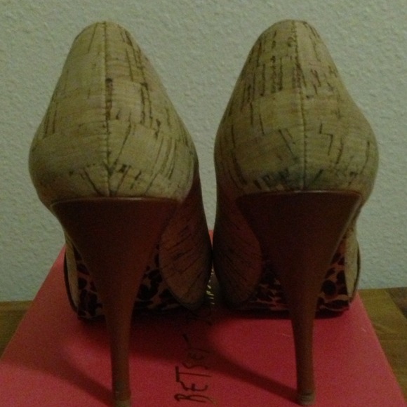 ππHP 05/07/14ππBetsy Johnson 'Jordan' Peep Toe - Picture 3 of 4