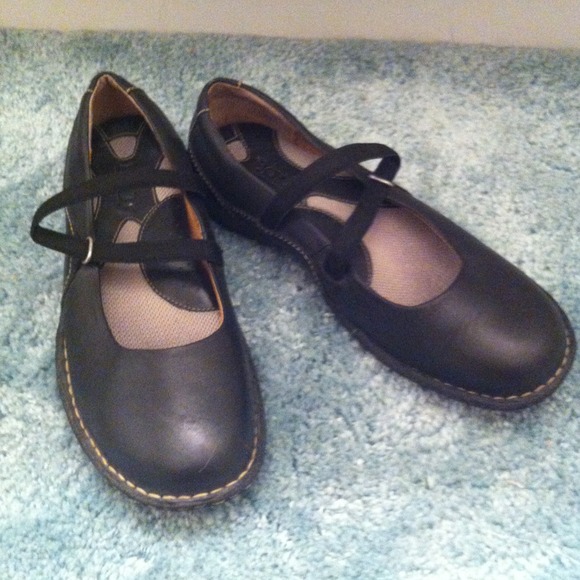 SOLD@mraymond. 7.5, Mary Jane Shoes