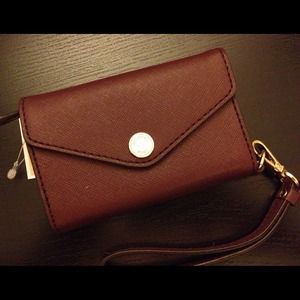 Michael Kors iPhone Wristlet - Bordeaux