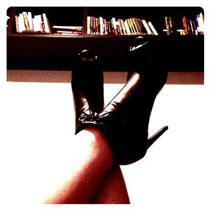 ✋Reserved✋✨Peep-toe Booties✨