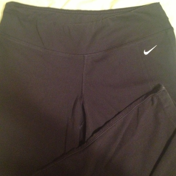 *RESERVE* Nike dri-fit workout pants