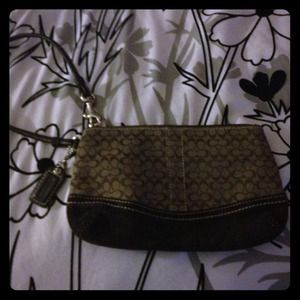 🎀Just Reduced!🎀 Authentic Coach wristlet