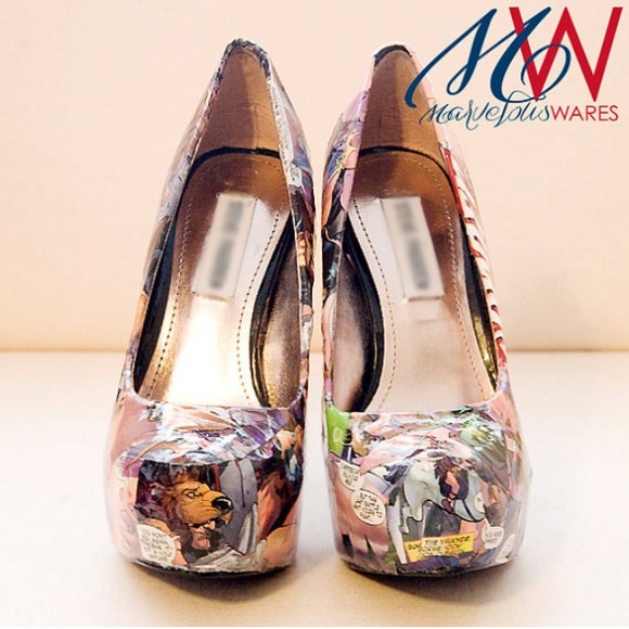 Wonder Woman Heels - Picture 2 of 4