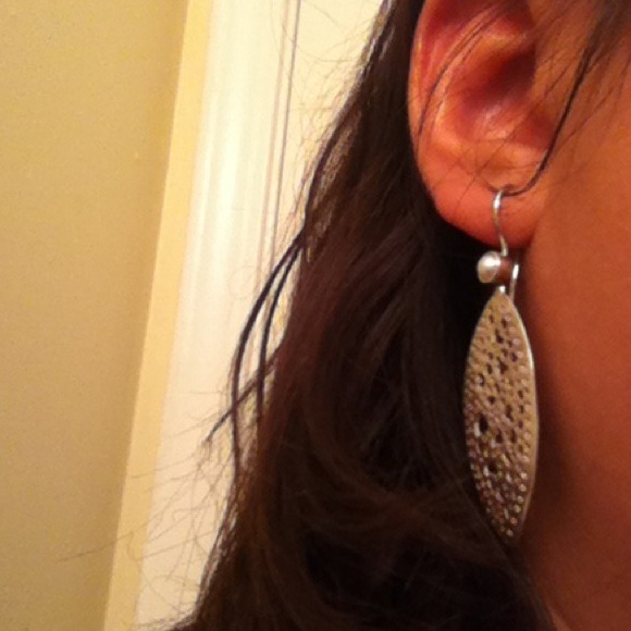 SOLD@daricek. Silpada MOP & S/S Earrings! - Picture 3 of 4