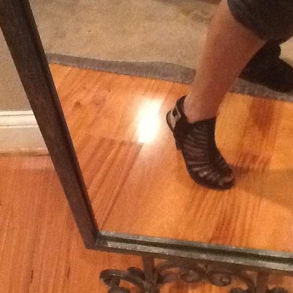 Shoes - Picture 2 of 4