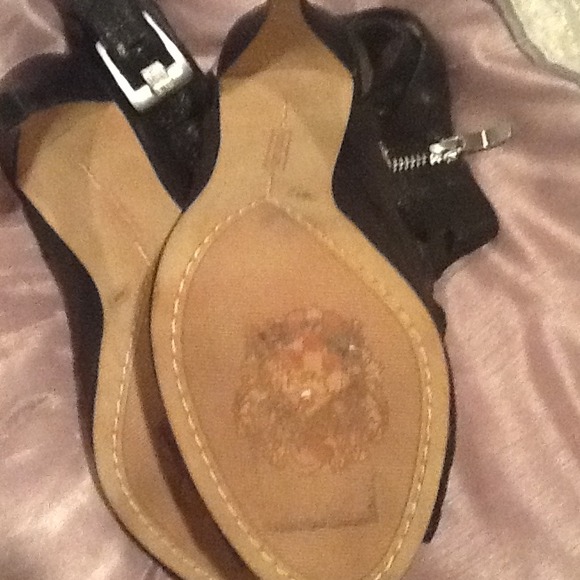 Shoes - Picture 3 of 4