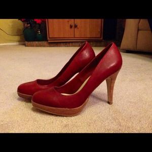 ⭐SOLD ⭐Red Leather Pumps
