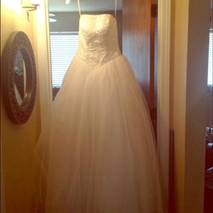 Size 2 Oleg Cassini wedding dress