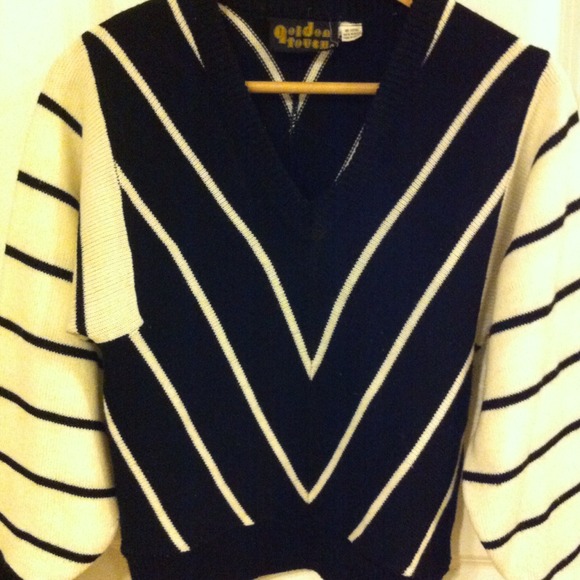 @@SOLD@@!  Chevron striped vintage sweater