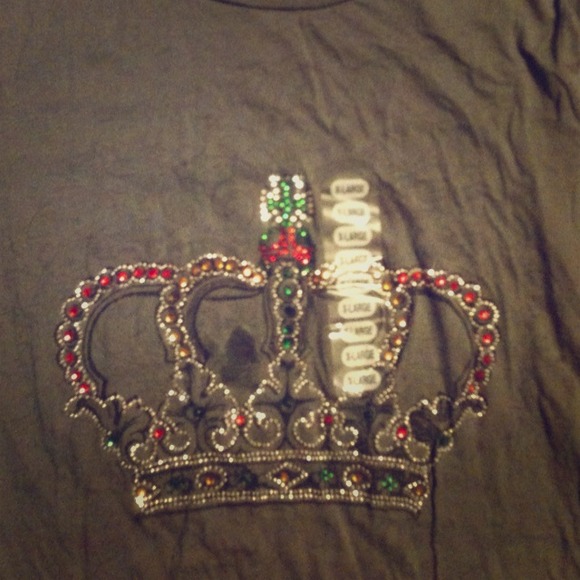 Grey jeweled crown tee.