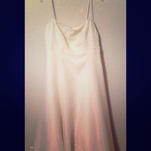 WEDDING GOWN