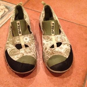 RESERVED FOR @giananatasha  TEVA