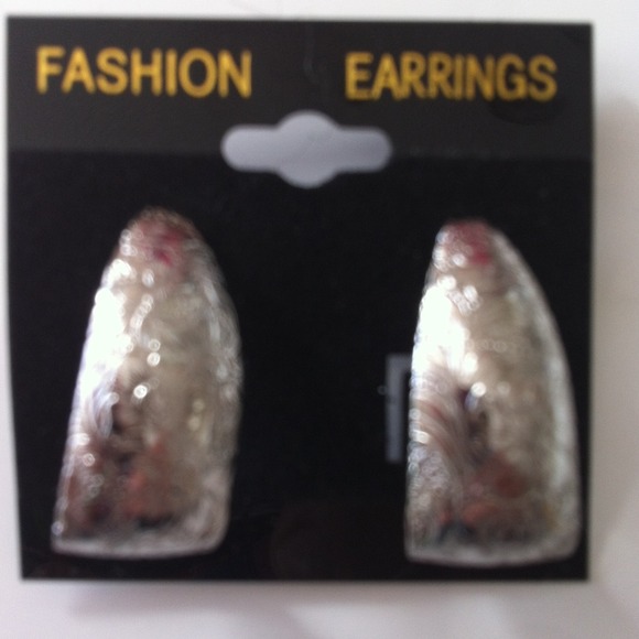💰Silver Color Engrave Fashion Design Earrings - Picture 2 of 4