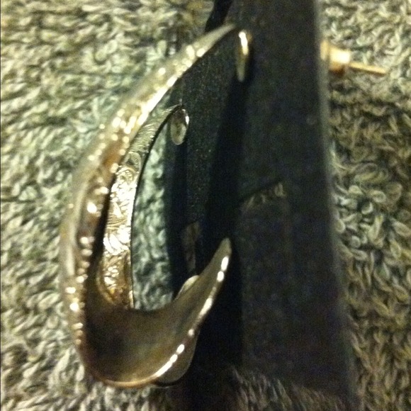 💰Silver Color Engrave Fashion Design Earrings - Picture 3 of 4