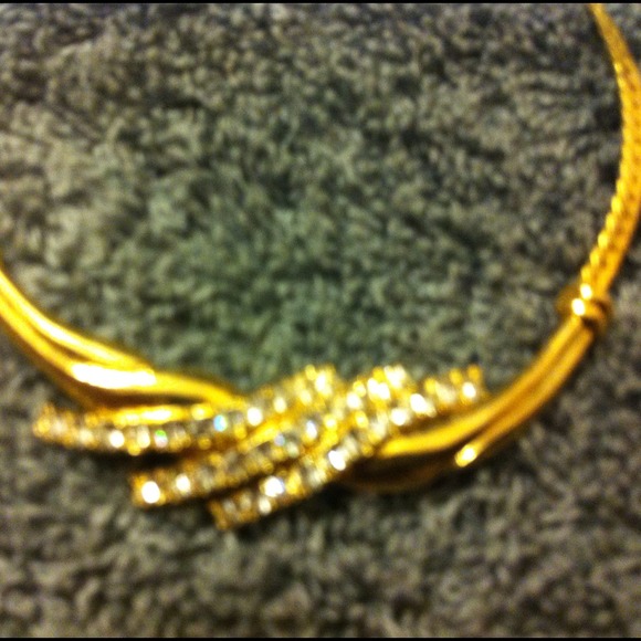 💰Gold Color with Rhinestone 3 Pc Fashion Design - Picture 3 of 4