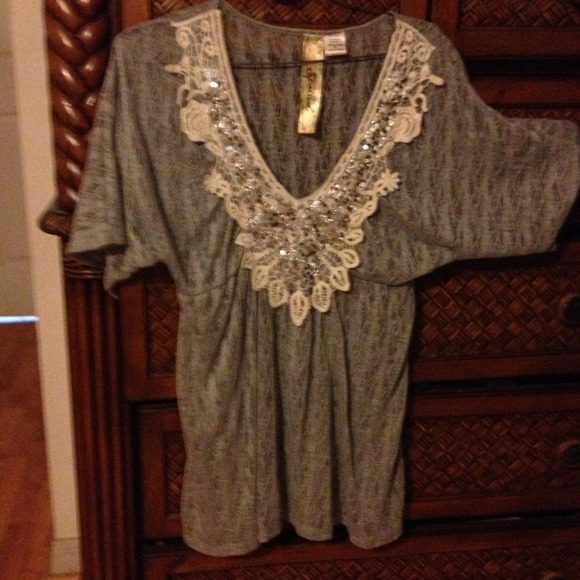 Tops - SOLD Silver sparkly top XL but will fit a Lg