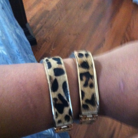 Pony cheetah and gold tone bangles