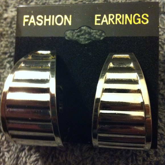 💰Fashion Design Silver Color Open Hoops - Picture 4 of 4