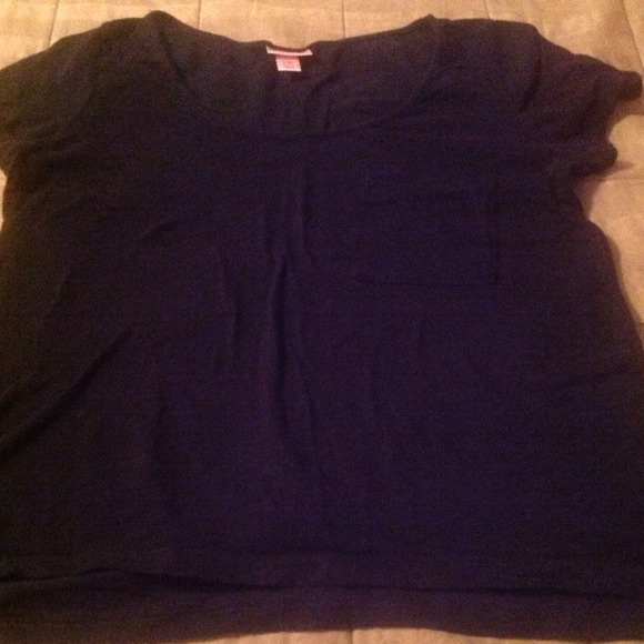 Black shirt
