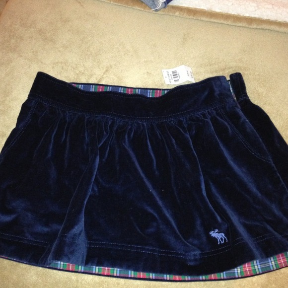 Navy velvet ruffle short skirt