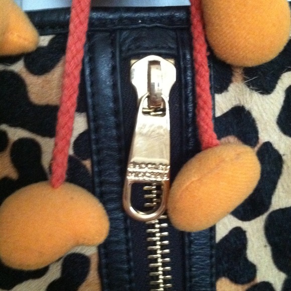 Authentic vintage Badgley Mischka leopard bag - Picture 2 of 4