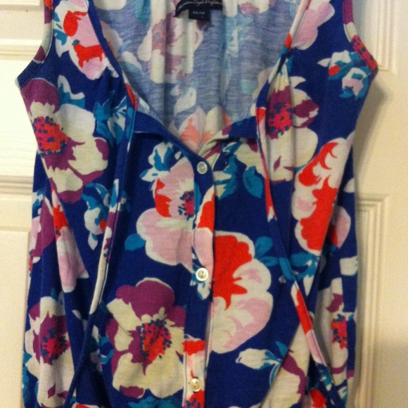 🌈2 items for $10! American Eagle XS tank so cute - Picture 3 of 4