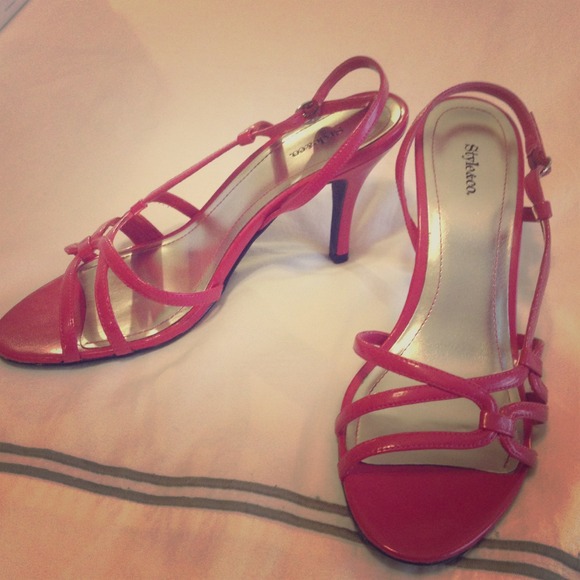 Fuschia strappy sandals