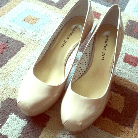 Tan heels