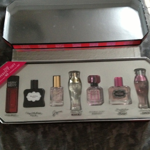 Vectoria secret perfume gift set