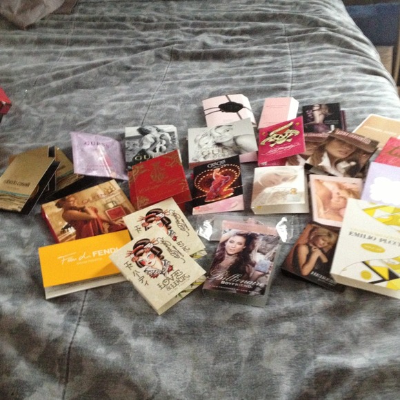 30 sample perfume lot