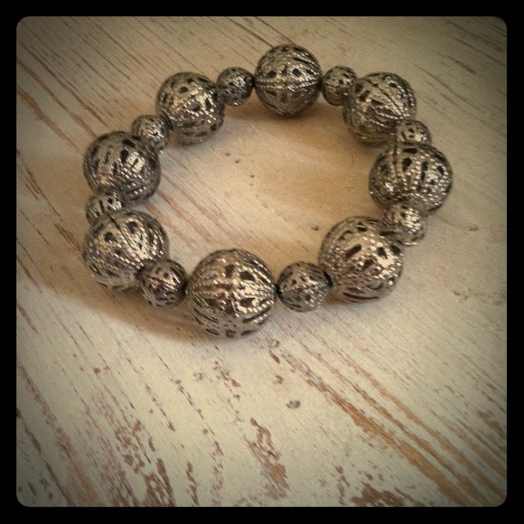 🎁Given as a free gift!🎁Pretty ball bracelet