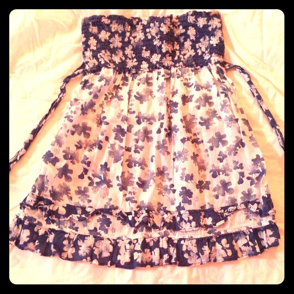 Gorgeous floral tube top from Hollister