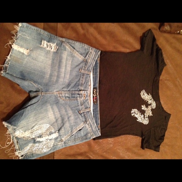 REDUCED👍. Short Set💎Custom ordered shorts&shirt - Picture 2 of 2