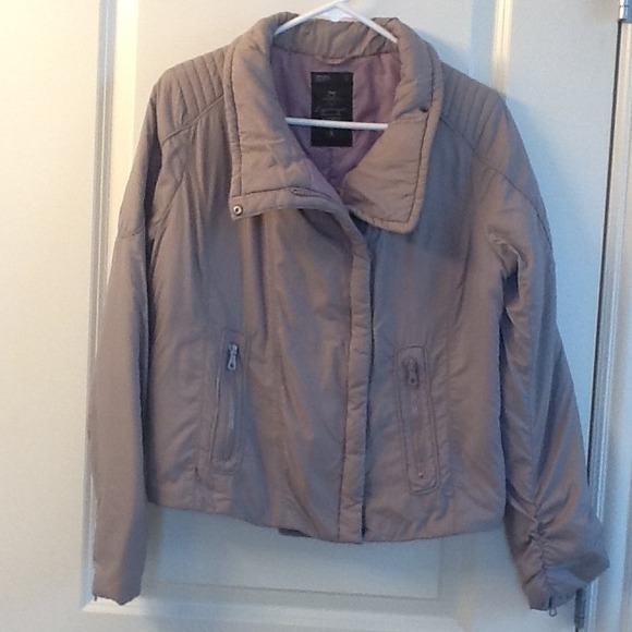 Gap light weight winter coat. Very pale mauve.
