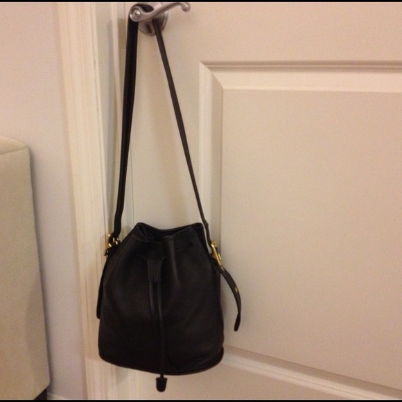 *SOLD* Coach leather bag with drawstring - Picture 3 of 3