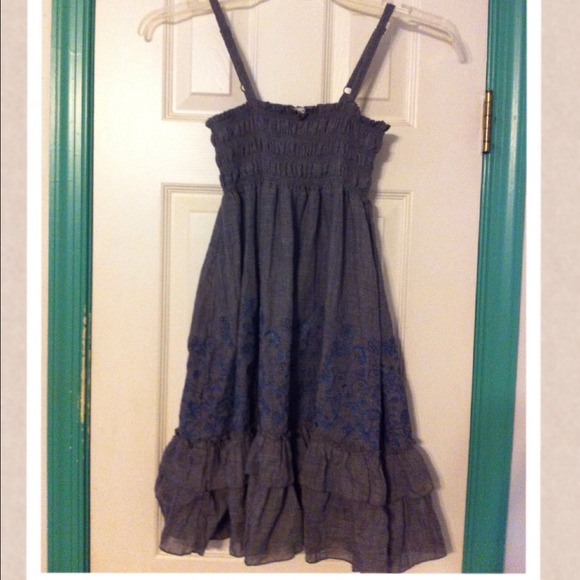 Don't think this dress was ever worn. sz S