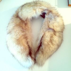 Vintage fox fur collar.