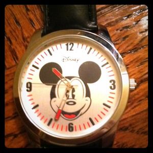 Adorable Mickey watch!!