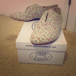 Steve Madden Floral Oxfords