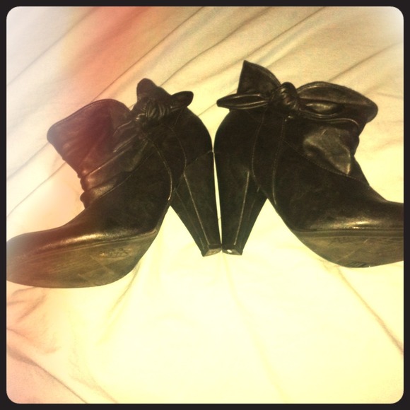 Kenneth Cole Unlisted Boots black size 8