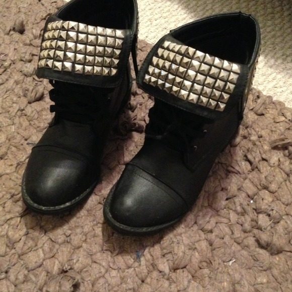Shoes - New studded boots
