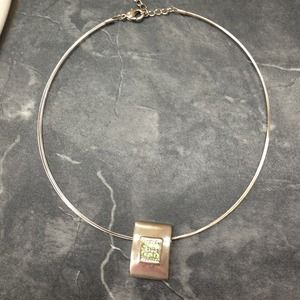 Green stone choker necklace