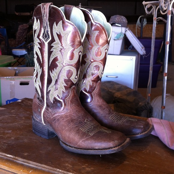 Women's Ariat boots!