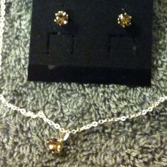 💰Fashion Design Silver/Amber Necklace/Earring Set - Picture 4 of 4