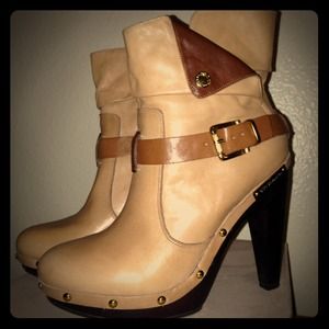 BCBGeneration BG-MESSA Bootie Clog