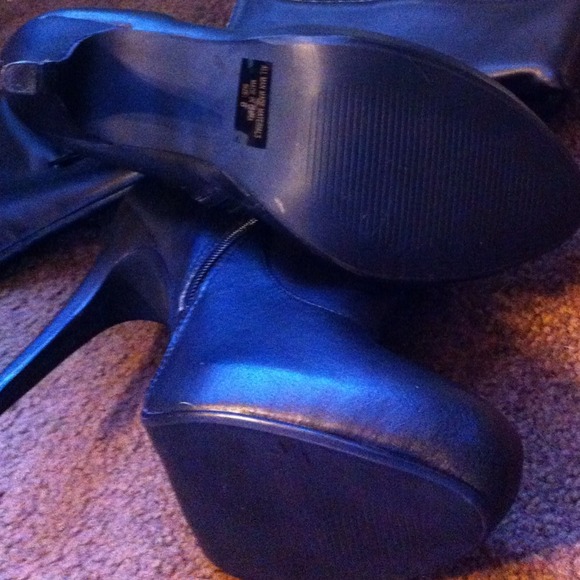 SOLD Black boots NEW Over Knee or Under w/zipper - Picture 4 of 4