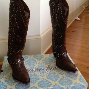 New, never worn, size 8M Lauren Jones Trigger Boot