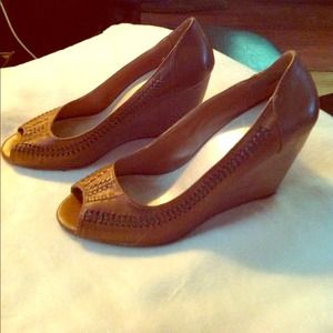 Like New-MIA Brown Wedges